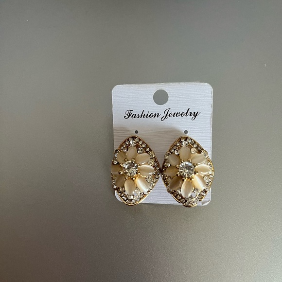 Earrings set brand new - Picture 3 of 5